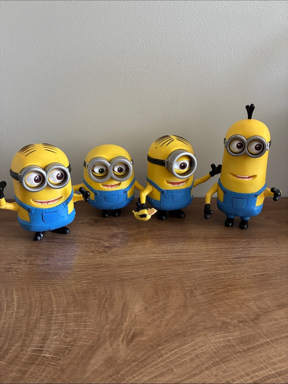 Despicable Me Minions Lot of 4 Moving Eyes Interactive Figures Thinkway Toys